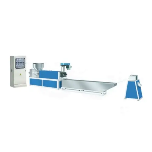 Plastic recycling machine